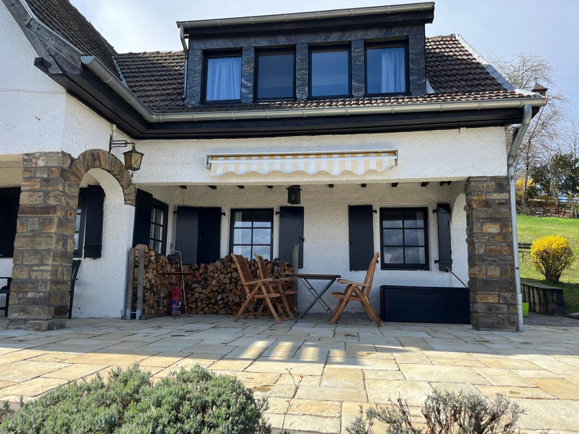 Eifel Landhaus Panoramablick Unter Der Burg Olbrueck Mit Sauna Hottub Grosser Terrasse Und Garten Ideal Fuer Familien Niederdurenbach Luaran gambar